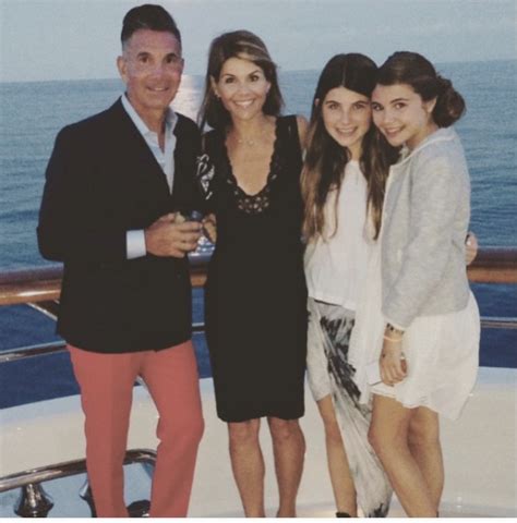 lori loughlin bikini|Mossimo Giannulli & Lori Loughlin Wear Swimsuits In Cabo After。